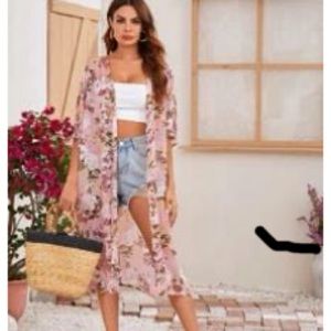 ✨5 for $20✨ Pink floral long kimono